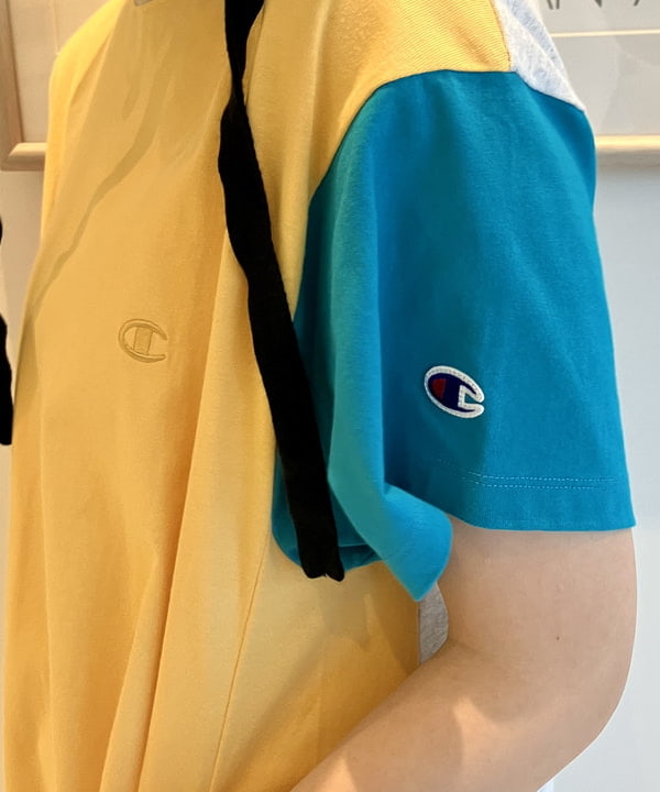 小原 もこさんの「BEAMS WOMEN｜リネン ソリッド スタンドカラーシャツ」を使ったコーディネート