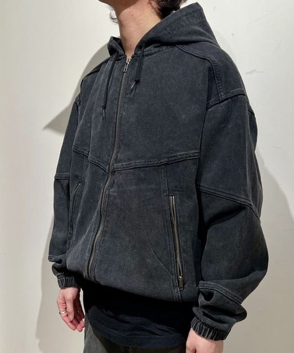 関澤 佑樹さんの「BEAMS WOMEN｜テック ダック ダブルポケットパンツ」を使ったコーディネート