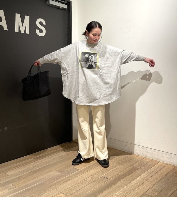 鈴木 亜美さんの「BEAMS WOMEN｜【別注】GOOD ROCK SPEED / Life Ponch Tシャツ」を使ったコーディネート