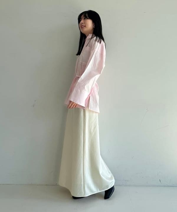 山田 千遥さんの「BEAMS WOMEN｜AK+1 / ワイドカフス シャツ」を使ったコーディネート
