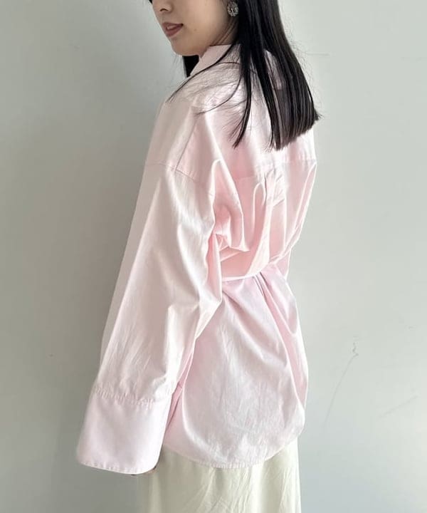 山田 千遥さんの「BEAMS WOMEN｜AK+1 / ワイドカフス シャツ」を使ったコーディネート