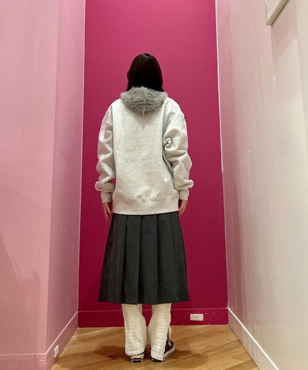 リズさんの「BEAMS WOMEN｜ダブル ベルト プリーツ スカート」を使ったコーディネート