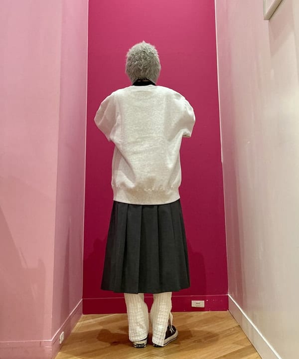 リズさんの「BEAMS WOMEN｜ダブル ベルト プリーツ スカート」を使ったコーディネート