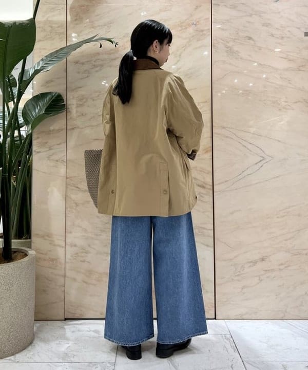 中丸　栞さんの「BEAMS WOMEN｜【別注】Barbour / BEDALE ジャケット」を使ったコーディネート
