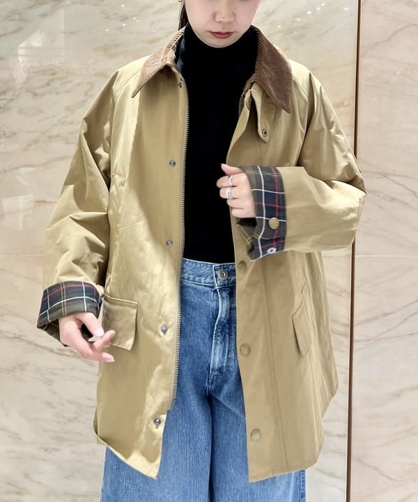 中丸　栞さんの「BEAMS WOMEN｜【別注】Barbour / BEDALE ジャケット」を使ったコーディネート
