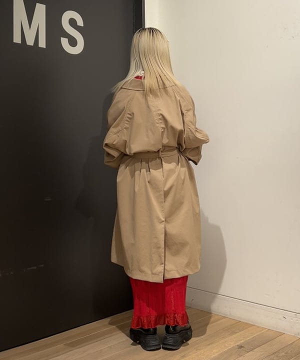 安藤 菜央さんの「BEAMS WOMEN｜NAPRON / 別注 レース ミニ ペイシェント バッグ」を使ったコーディネート