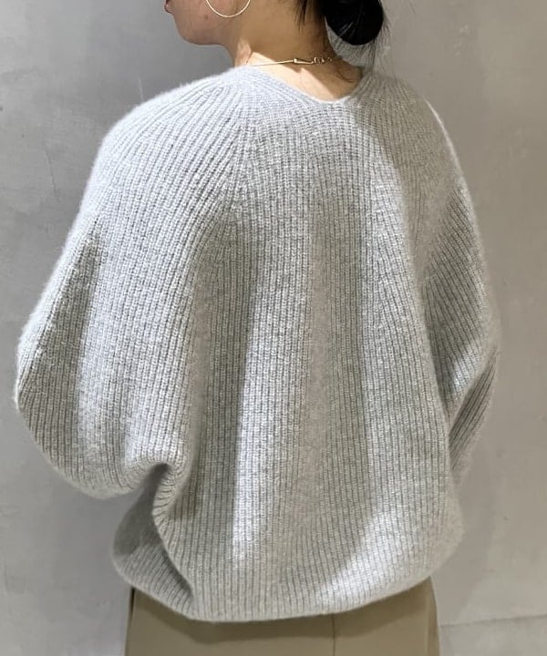 OSUMIさんの「BEAMS WOMEN｜バック ピーチ カーブパンツ」を使ったコーディネート