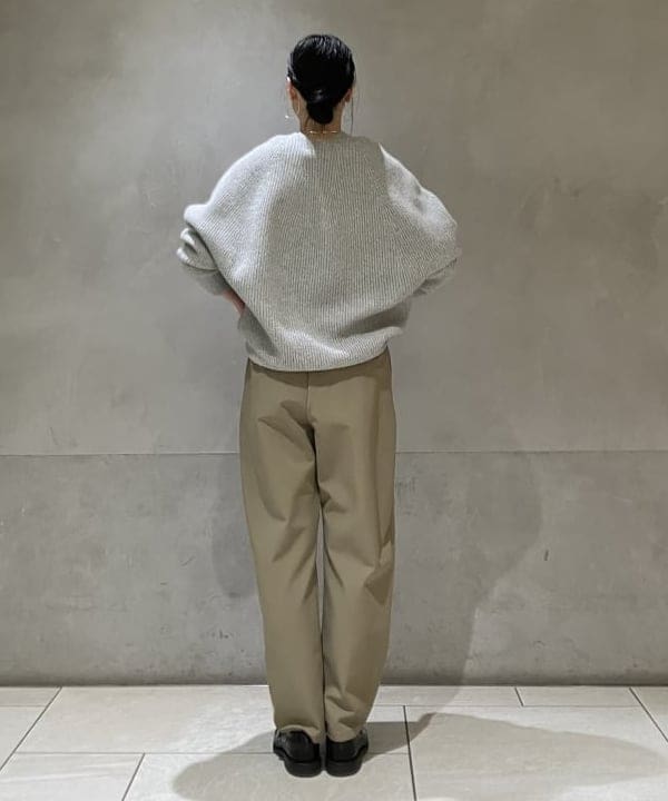 OSUMIさんの「BEAMS WOMEN｜バック ピーチ カーブパンツ」を使ったコーディネート
