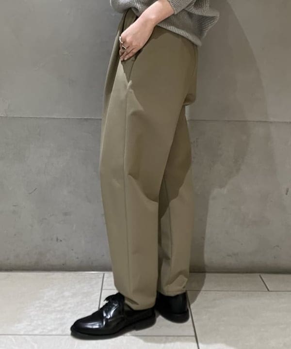 OSUMIさんの「BEAMS WOMEN｜バック ピーチ カーブパンツ」を使ったコーディネート