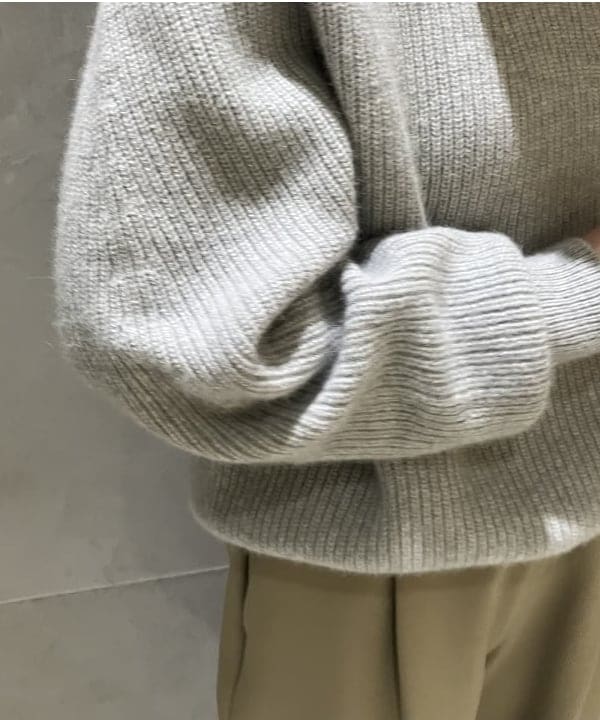 OSUMIさんの「BEAMS WOMEN｜バック ピーチ カーブパンツ」を使ったコーディネート