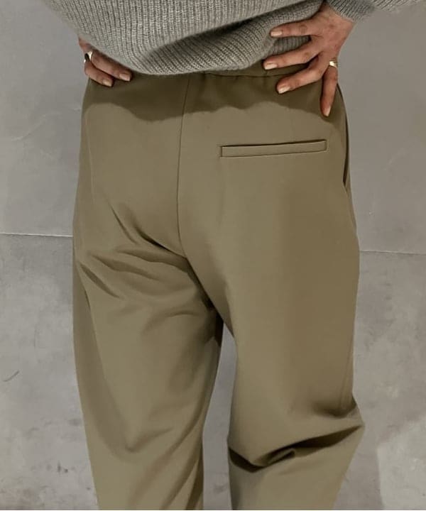 OSUMIさんの「BEAMS WOMEN｜バック ピーチ カーブパンツ」を使ったコーディネート