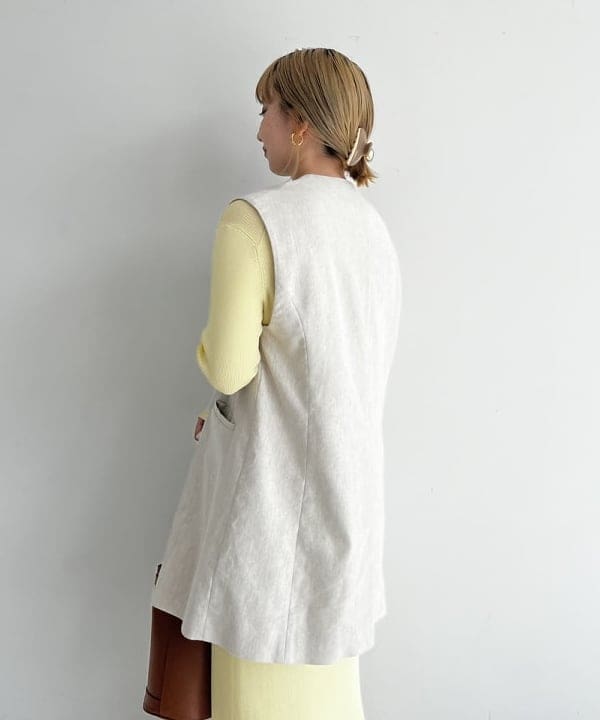 Ito_ririkaさんの「BEAMS WOMEN｜【別注】TICCA / ソリッド リネン ロング ジレ」を使ったコーディネート
