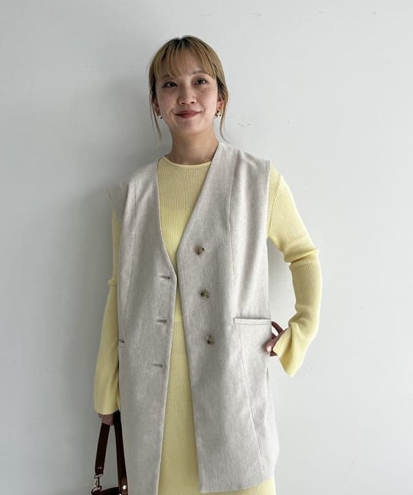 Ito_ririkaさんの「BEAMS WOMEN｜【別注】TICCA / ソリッド リネン ロング ジレ」を使ったコーディネート