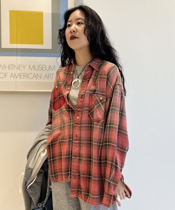 ミナミマリコさんの「BEAMS WOMEN｜maturely / デニム リペア チェーン バッグ」を使ったコーディネート