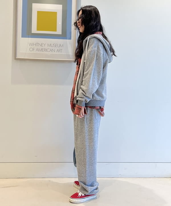 ミナミマリコさんの「BEAMS WOMEN｜maturely / デニム リペア チェーン バッグ」を使ったコーディネート