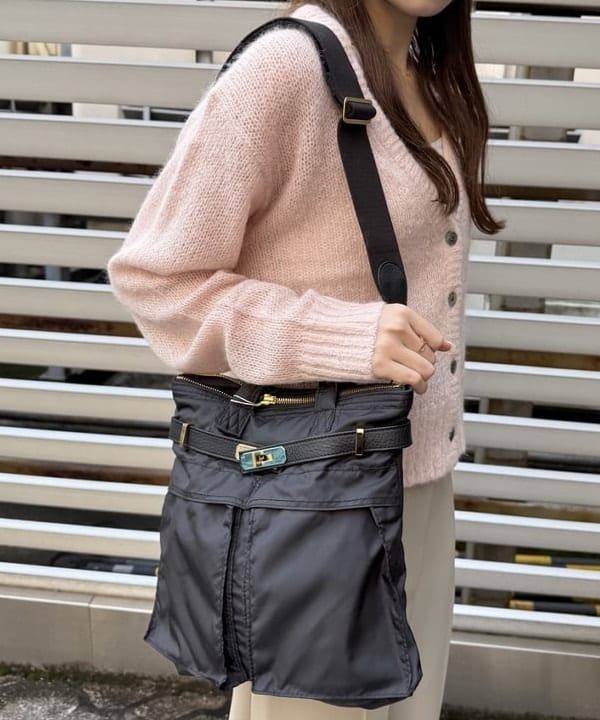 YUIさんの「BEAMS WOMEN｜ハイウエスト ワイド ストレートパンツ＊」を使ったコーディネート