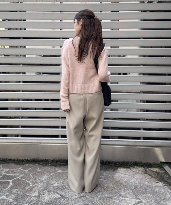 YUIさんの「BEAMS WOMEN｜ハイウエスト ワイド ストレートパンツ＊」を使ったコーディネート