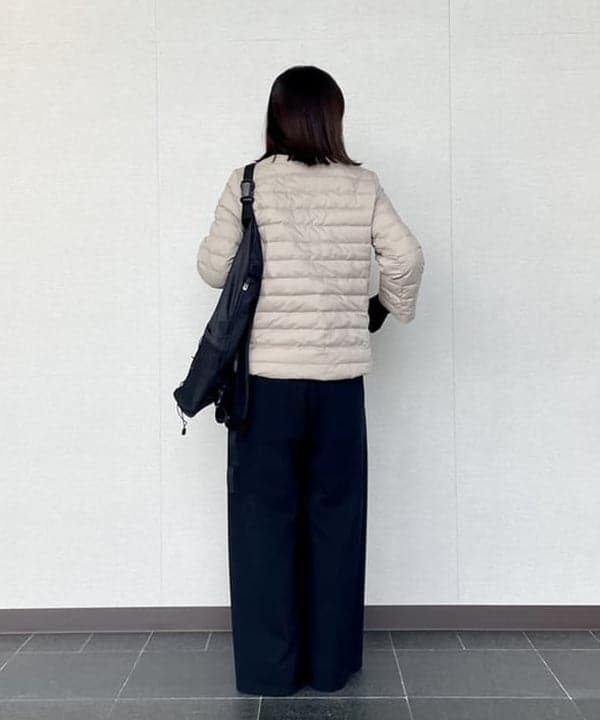 住吉　明佳さんの「BEAMS WOMEN｜TATRAS / 別注 ACACIA ノーカラー ライトダウンジャケット」を使ったコーディネート