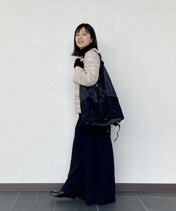 住吉　明佳さんの「BEAMS WOMEN｜TATRAS / 別注 ACACIA ノーカラー ライトダウンジャケット」を使ったコーディネート