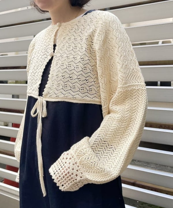 コウリキ　マミさんの「BEAMS WOMEN｜レース ニット ボレロ」を使ったコーディネート