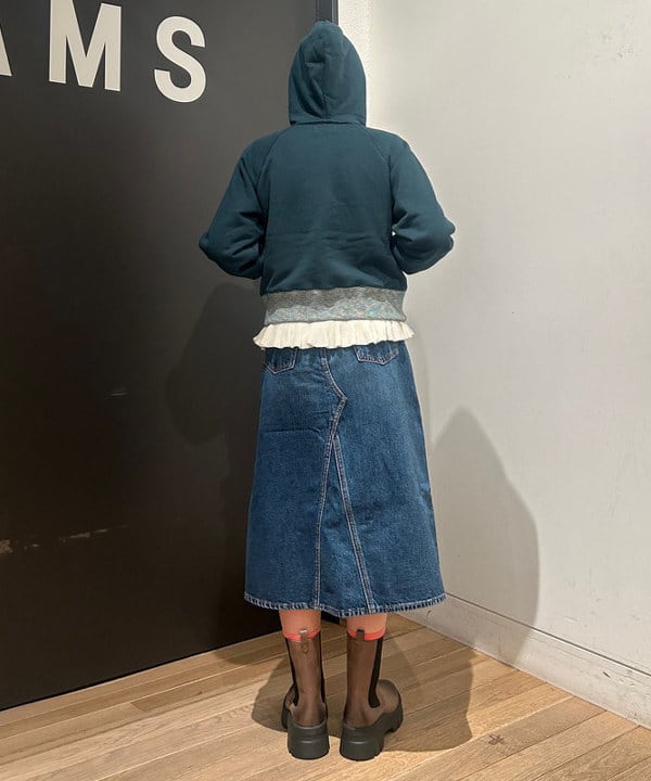 佐藤 亜美さんの「BEAMS WOMEN｜レトロ フィット ジップ フーディー」を使ったコーディネート