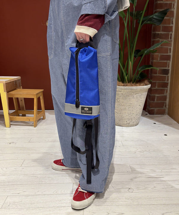 クロサワさんの「BEAMS WOMEN｜Champion / ロゴ リバースウィーブ(R) クルーネック スウェットシャツ」を使ったコーディネート