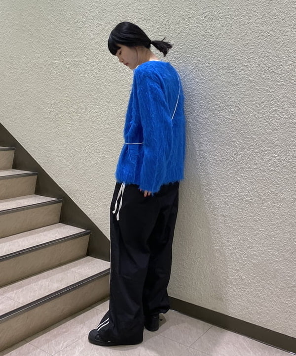め　め　こさんの「レース ライン トラック パンツ」を使ったコーディネート