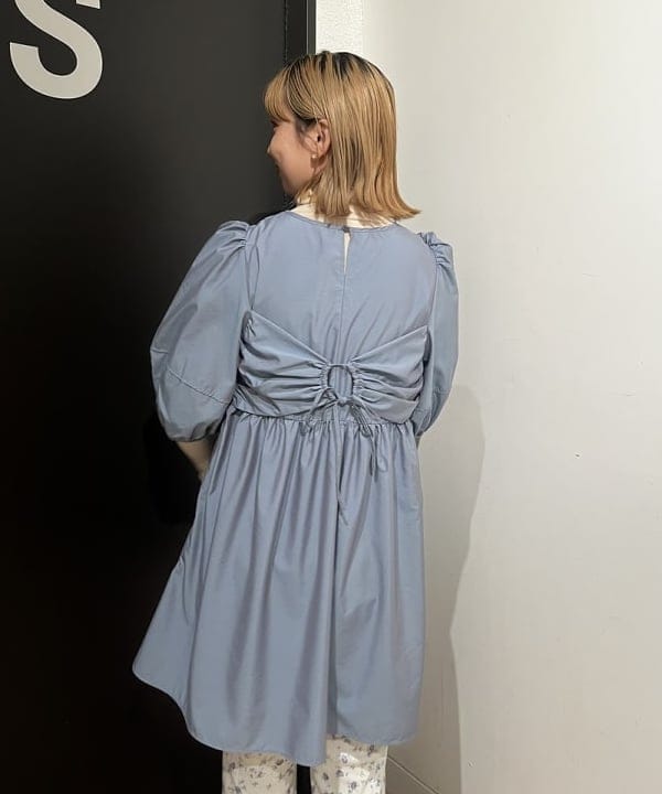 Ito_ririkaさんの「BEAMS WOMEN｜タフタ ギャザー ヨーク ミニ ワンピース」を使ったコーディネート