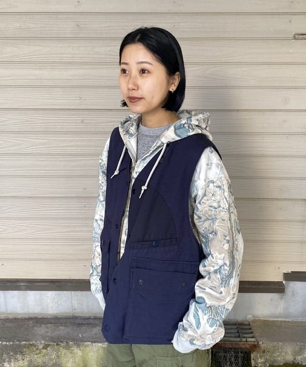 オカモト ミサキさんの「BEAMS WOMEN｜フェードカモ ジップアップ フーディ」を使ったコーディネート
