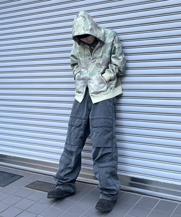 菊田 悠さんの「BEAMS WOMEN｜フェードカモ ジップアップ フーディ」を使ったコーディネート