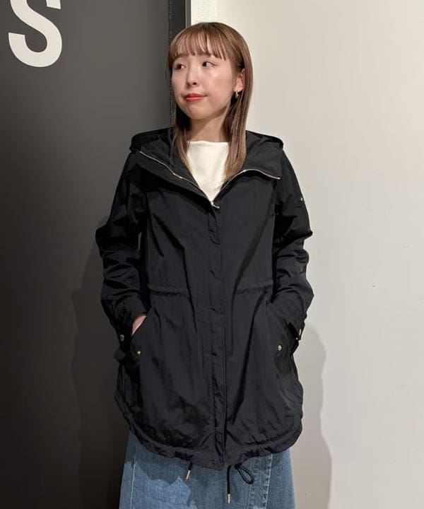 makita mikaさんの「BEAMS WOMEN｜TATRAS × Demi-Luxe BEAMS / 別注 CRIDORLA ナイロン フード ブルゾン」を使ったコーディネート