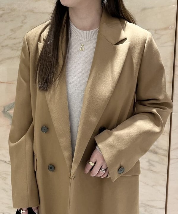 関 桂子さんの「BEAMS WOMEN｜ミニ フェイクファー バッグ」を使ったコーディネート