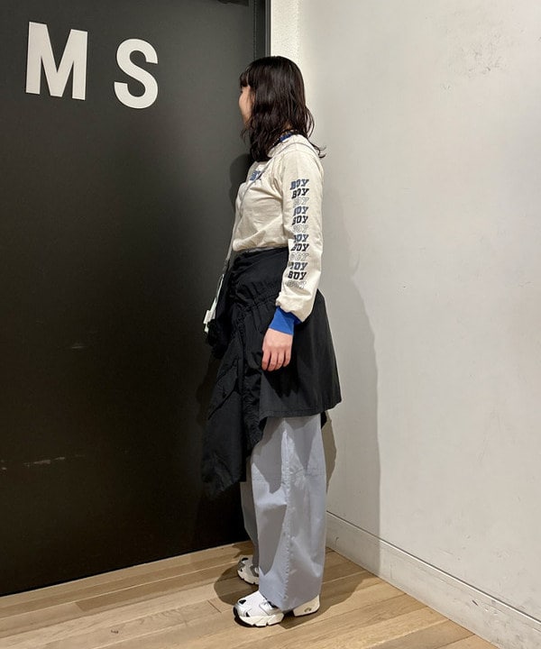 早川 萌子さんの「BEAMS WOMEN｜ボーイ ロゴ ロング スリーブ」を使ったコーディネート