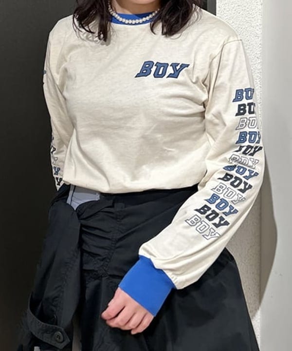早川 萌子さんの「BEAMS WOMEN｜ボーイ ロゴ ロング スリーブ」を使ったコーディネート