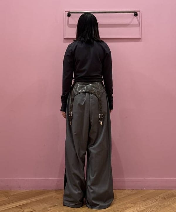 ケミオさんの「BEAMS WOMEN｜サイド レース ラインパンツ」を使ったコーディネート