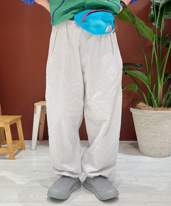 エノモト アミさんの「BEAMS WOMEN｜ナイロン パッカブル ブルゾン」を使ったコーディネート