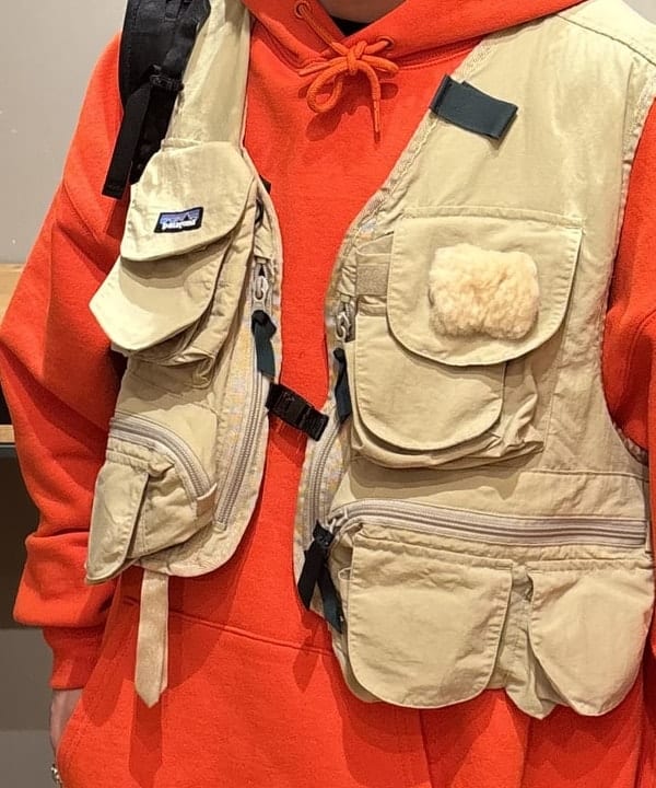 三宅 康平さんの「BEAMS WOMEN｜patagonia / ウルトラライト ブラック ホール トート パック 27L」を使ったコーディネート