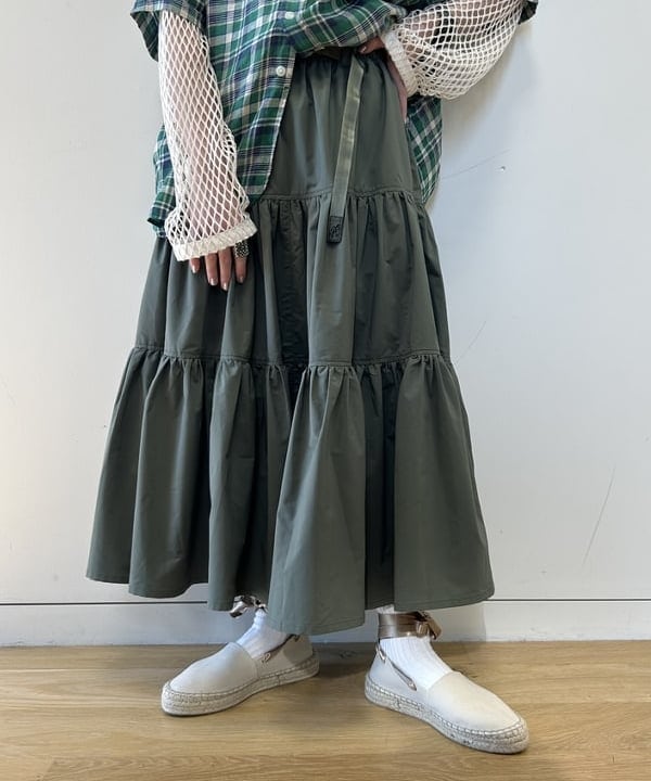 清水 彩乃さんの「BEAMS WOMEN｜【別注】Gramicci / ティアード スカート」を使ったコーディネート