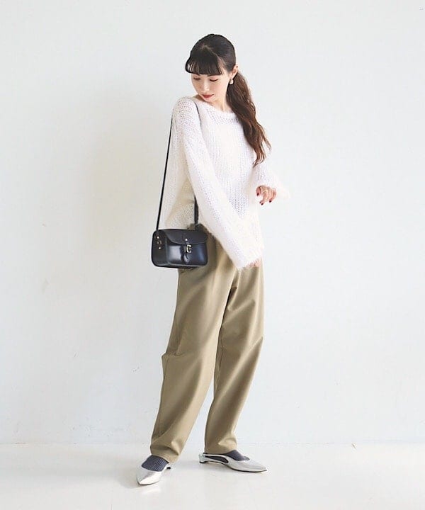 shibataさんの「BEAMS WOMEN｜バック ピーチ カーブパンツ」を使ったコーディネート
