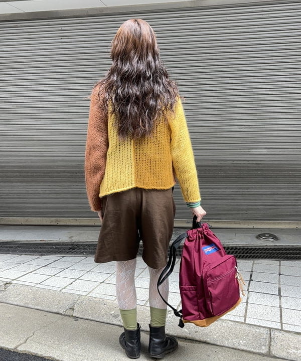 み　う　ちさんの「BEAMS WOMEN｜JANSPORT &times; BEAMS / 別注 Pack & Go」を使ったコーディネート