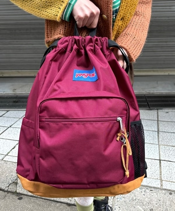 み　う　ちさんの「BEAMS WOMEN｜JANSPORT &times; BEAMS / 別注 Pack & Go」を使ったコーディネート