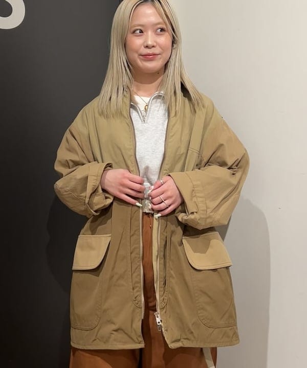 安藤 菜央さんの「BEAMS WOMEN｜Dickies / 別注 ダック ワイド パンツ」を使ったコーディネート