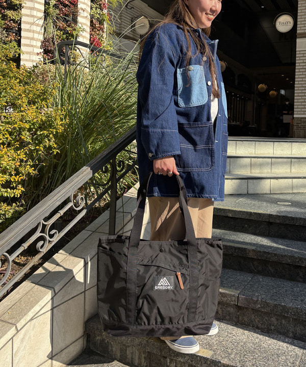 サイトウ　トモミさんの「BEAMS WOMEN｜ GREGORY / マイティー トート」を使ったコーディネート