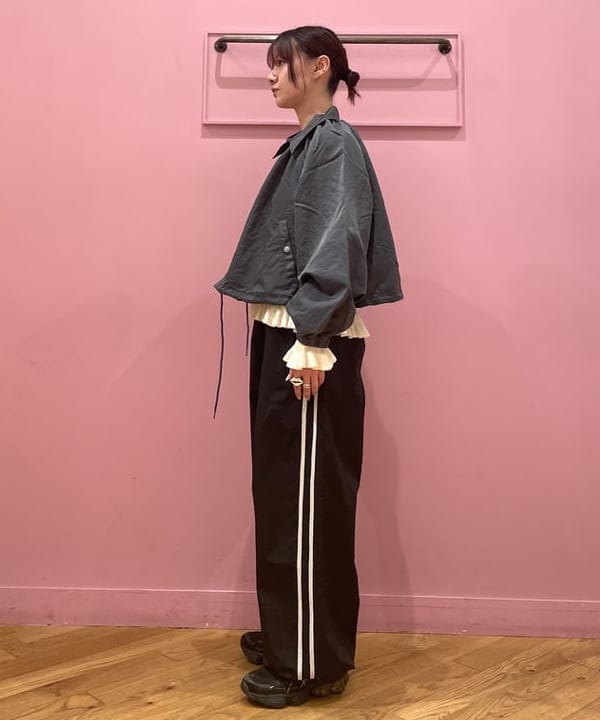 中江梨々香さんの「BEAMS WOMEN｜ASICS / GEL-KINETIC FLUENT」を使ったコーディネート
