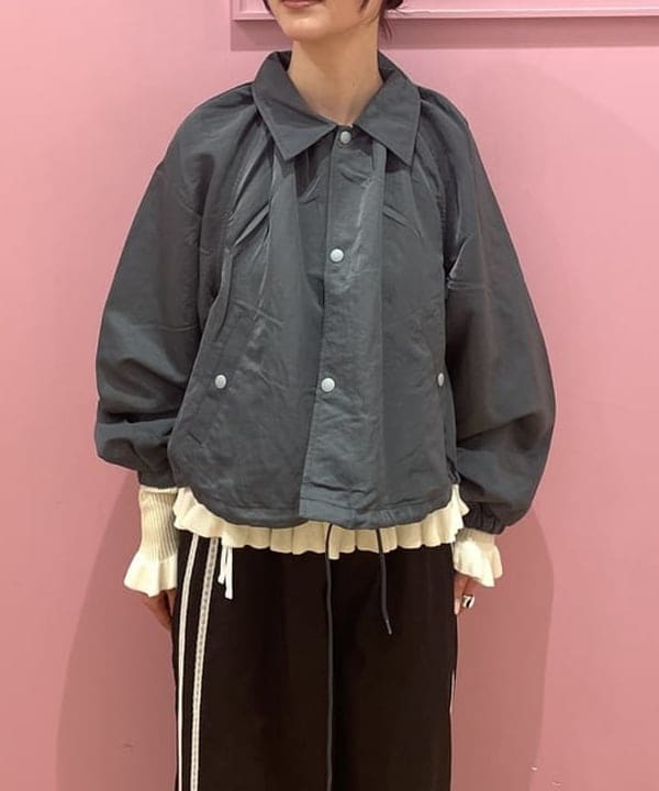 中江梨々香さんの「BEAMS WOMEN｜ASICS / GEL-KINETIC FLUENT」を使ったコーディネート