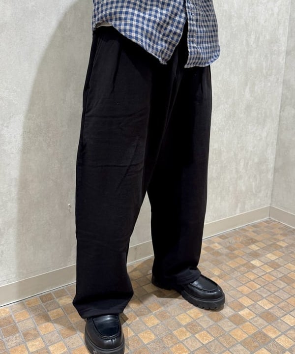 配島 孝明さんの「BEAMS WOMEN｜バルーン スウェットパンツ」を使ったコーディネート