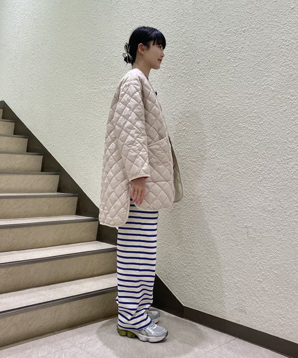 め　め　こさんの「リブ フリル ヘム クルーネック ニット」を使ったコーディネート