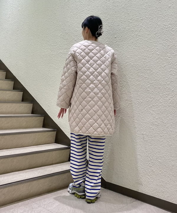 め　め　こさんの「リブ フリル ヘム クルーネック ニット」を使ったコーディネート