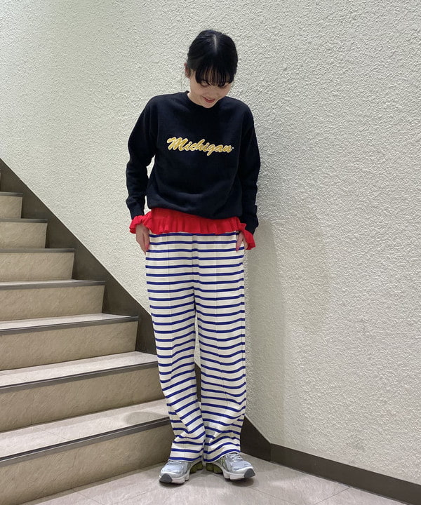 め　め　こさんの「リブ フリル ヘム クルーネック ニット」を使ったコーディネート