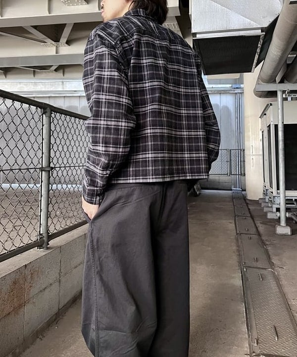 槙山 賢斗さんの「BEAMS WOMEN｜ベーシック ツイル イージーパンツ」を使ったコーディネート